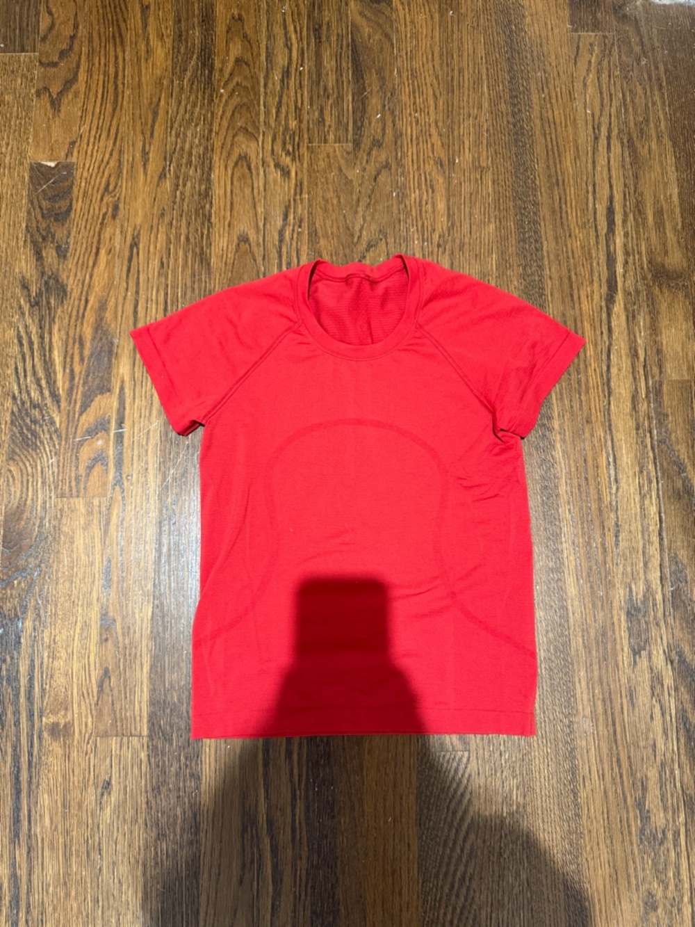 lululemon athletica Vibrant Red Short Sleeve Performance Tee